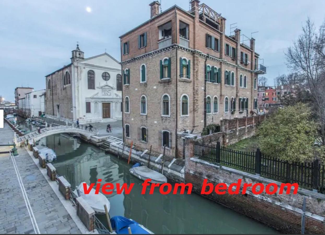Susy Biennale Apartment - Canal View And Garden Wenecja Zewnętrze zdjęcie